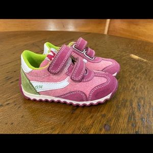 Naturino Toddler Sneakers Velcro close
